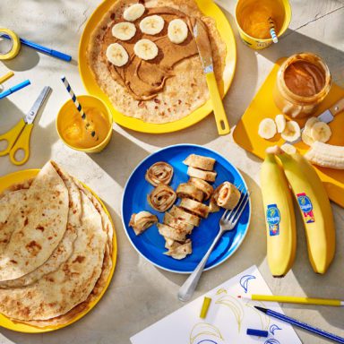 Pannkaksrullar med Chiquita-bananer och jordnötssmör